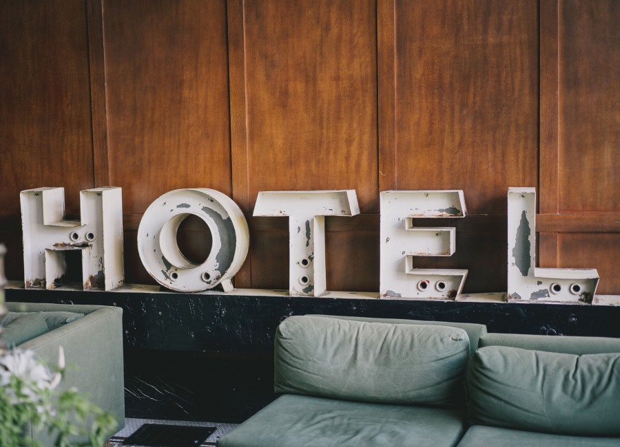 Hotel Schriftzug 